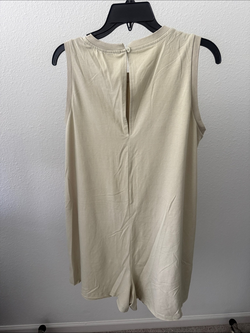 Cream Sleeveless romper with Front Pockets - Picture 2 of 3